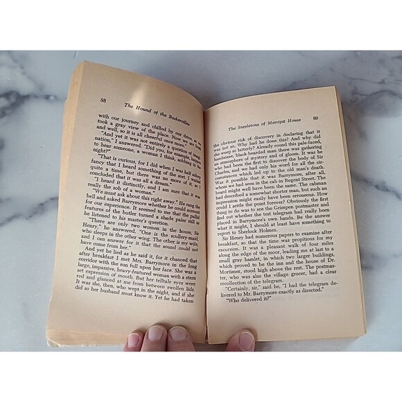 The Hound Of The Baskervilles By Sir Arthur Conan Doyle Paperback - Picture 7 of 10